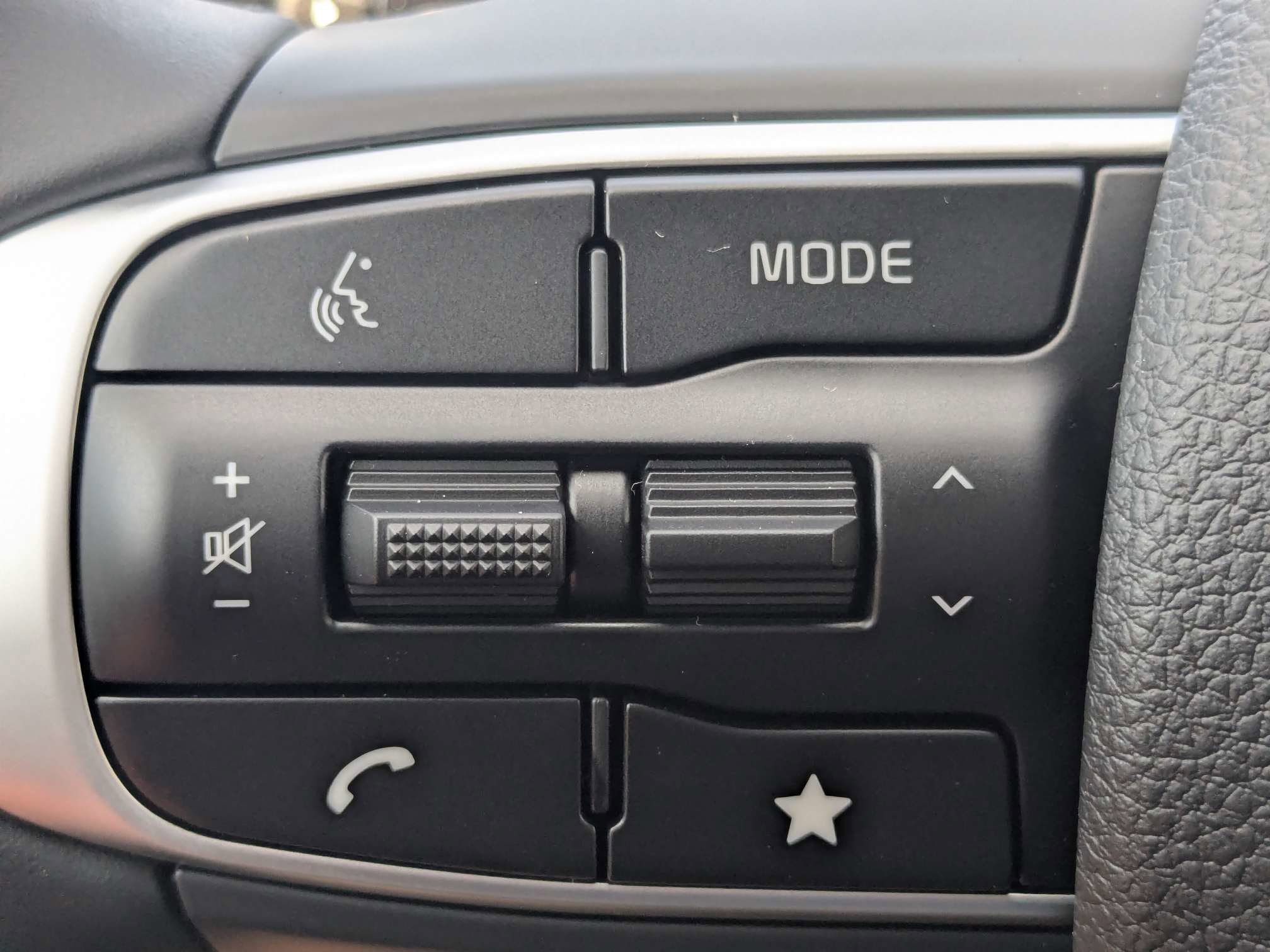 New 2026 Wolf Gray Kia GT-Line FWD image 31