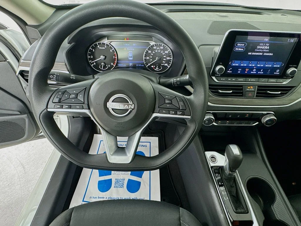 Used 2025 White Nissan 2.5 SV image 12