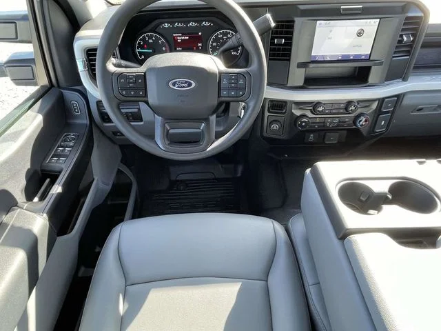 New 2026 Oxford White Ford XL image 5