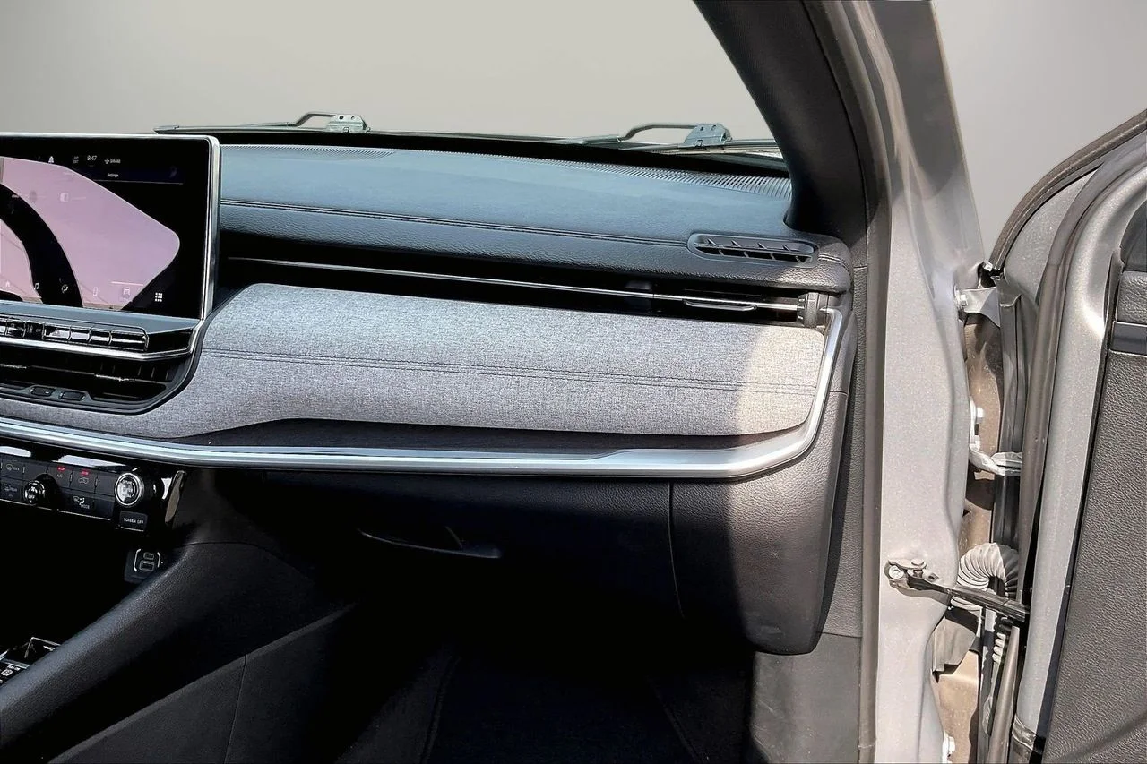 Used 2023 Silver Jeep Sport image 20