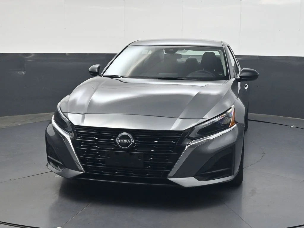 Used 2025 Gray Nissan 2.5 SV image 12