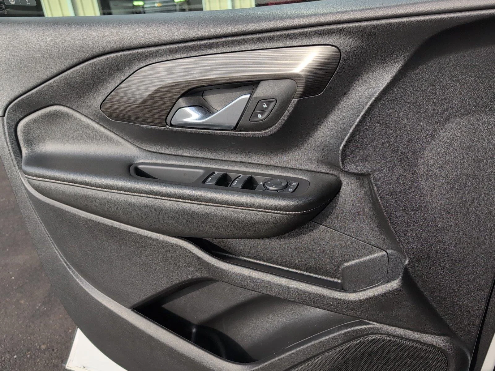 Used 2024 Summit White GMC SLE image 14