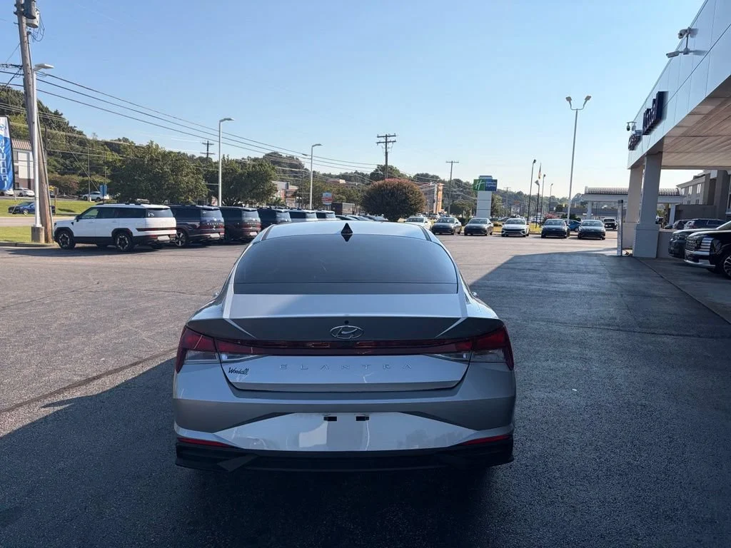 Used 2021 Shimmering Silver Pe Hyundai SEL image 7