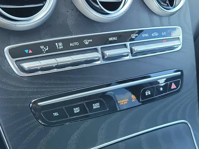 Used 2022 Gray Mercedes-Benz GLC 300 image 29