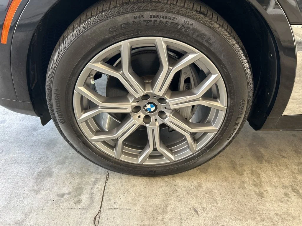 Used 2019 Black BMW xDrive40i image 15