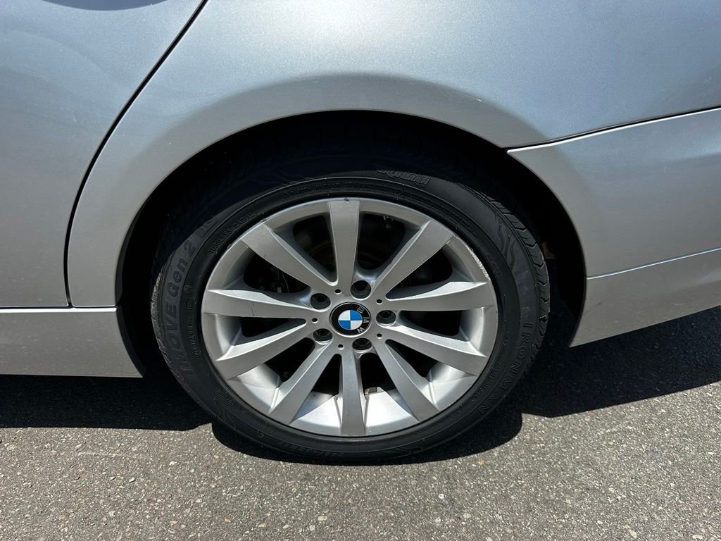 Used 2011 Silver BMW 328i xDrive image 10