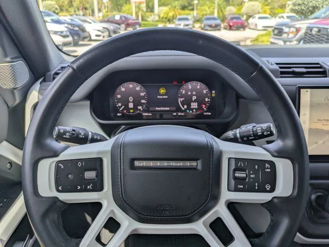 Used 2023 Fuji White Land Rover First Edition image 23