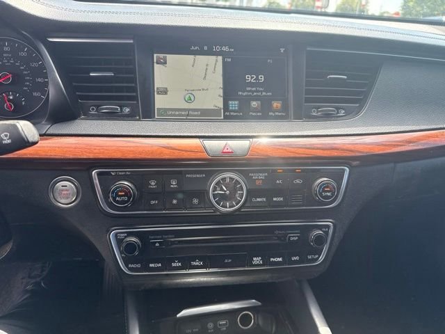 Used 2017 Black Kia Premium image 32