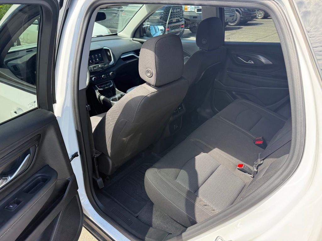 Used 2024 White GMC SLE image 6