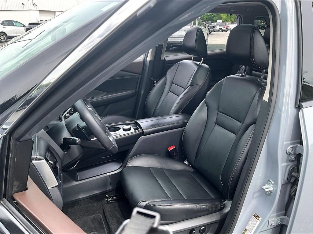 Used 2023 Gray Nissan SL image 10