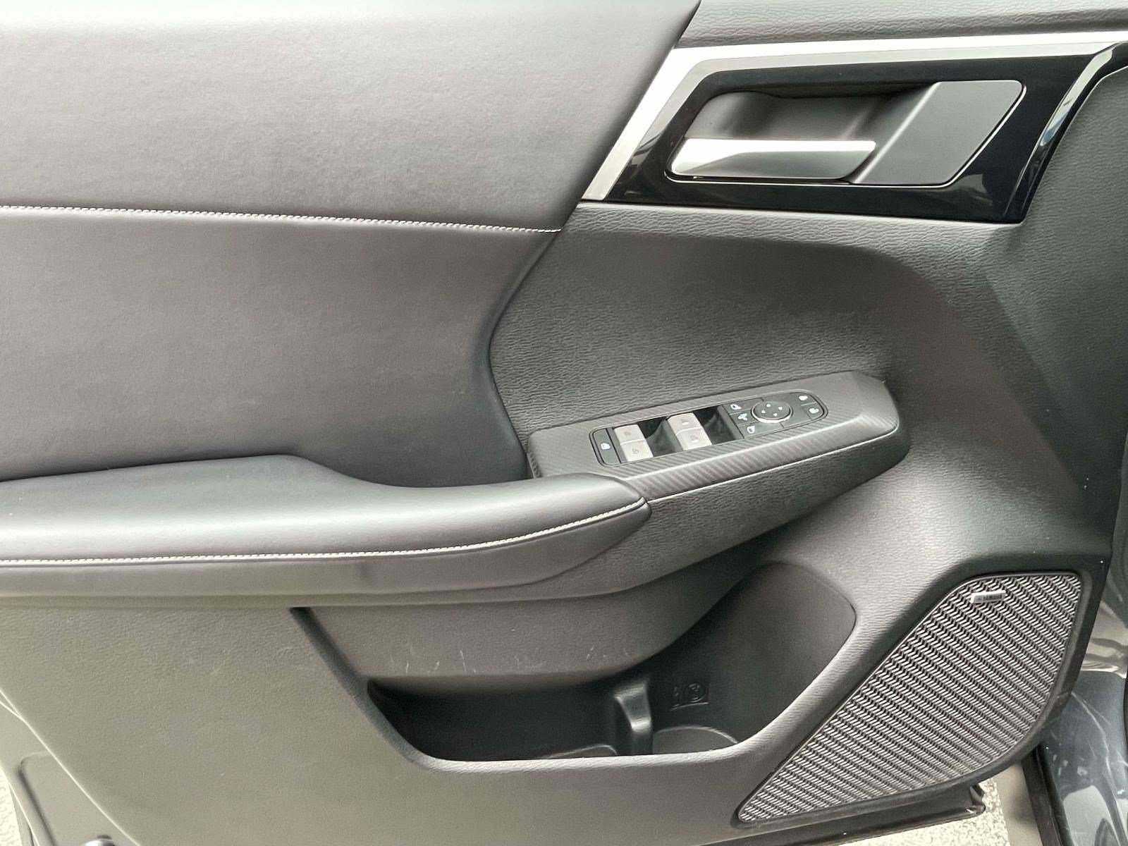 Used 2025 Graphite Gray Mitsubishi SE image 16