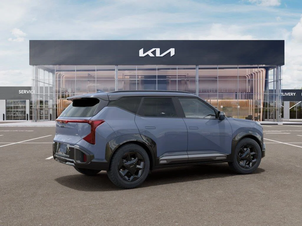 New 2027 Pale Gray Kia X-Line S image 6