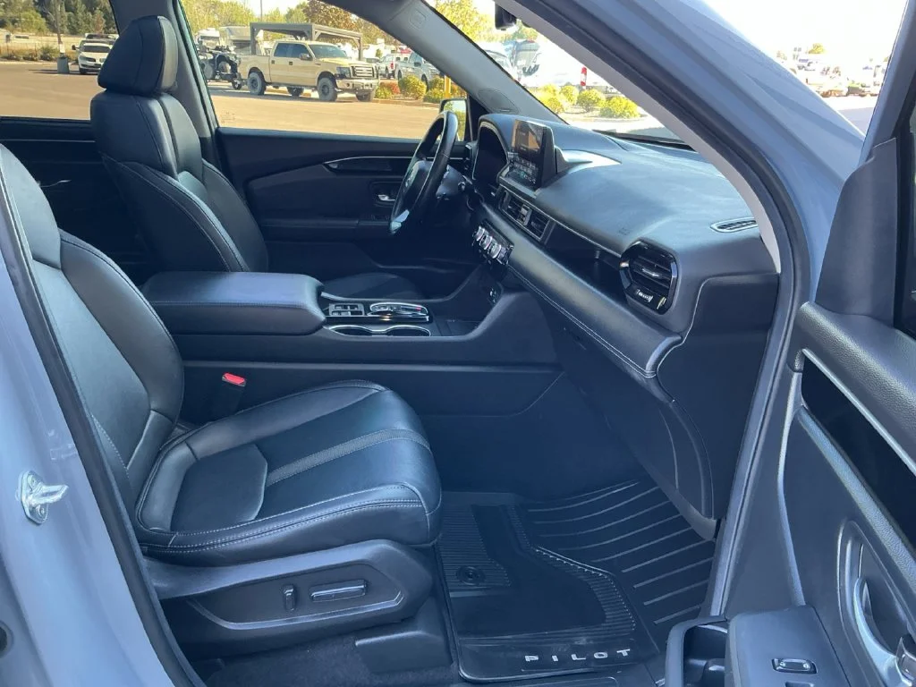 Used 2025 Blue Honda Touring image 36