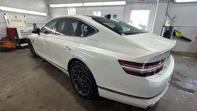 Used 2021 White Genesis 2.5T image 3