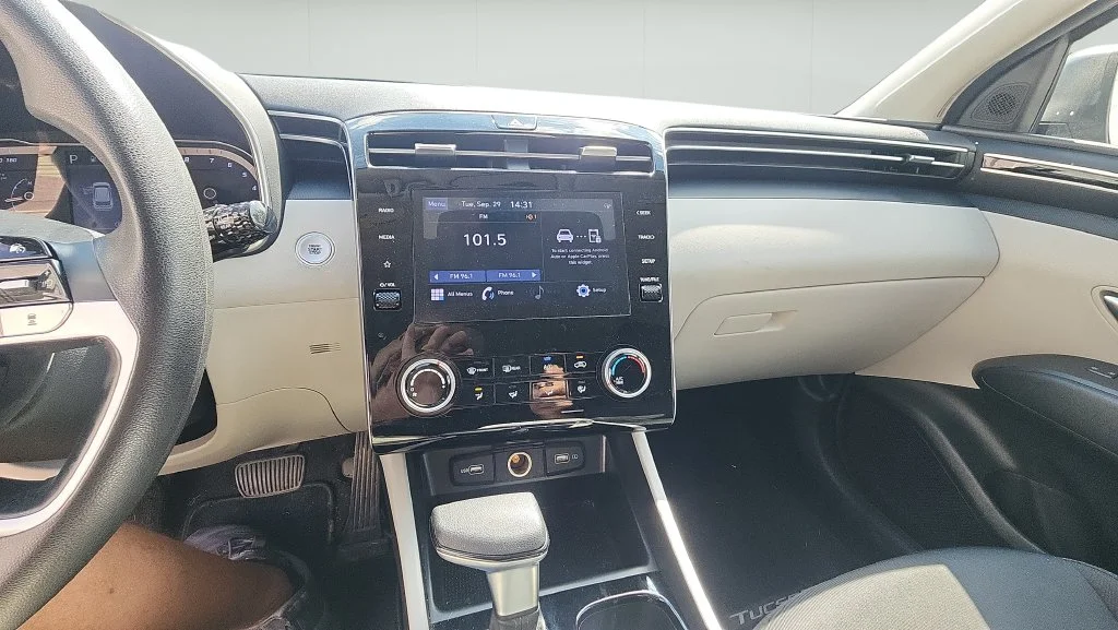 Used 2022 Gray Hyundai SEL image 16