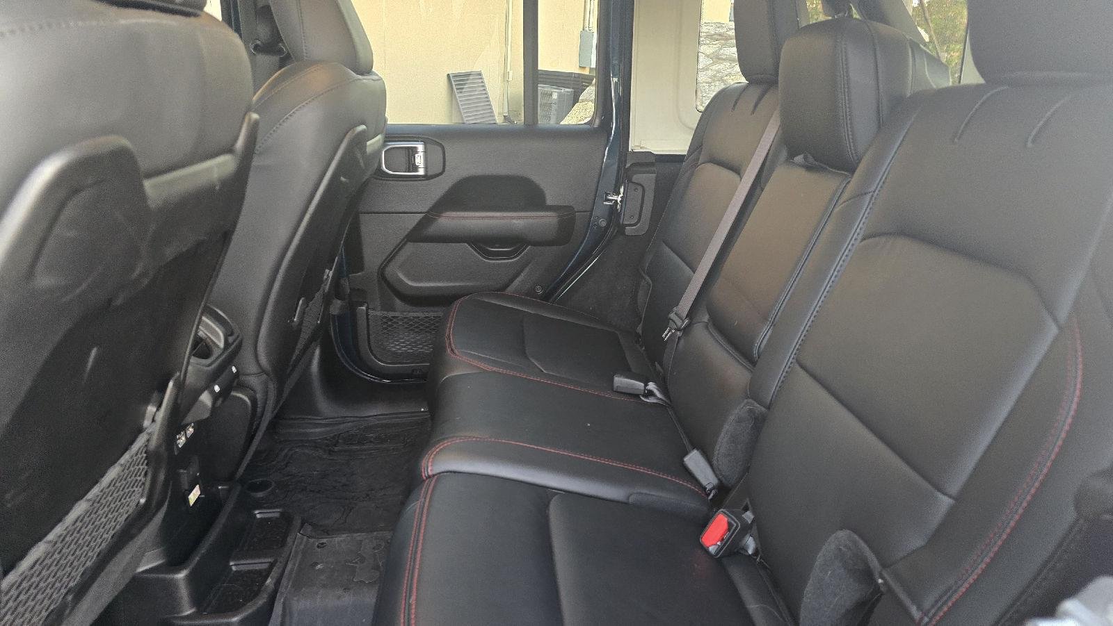 Used 2025 Fathom Blue Pearl Jeep Rubicon image 9
