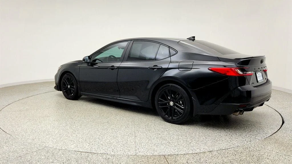 Used 2025 Midnight Black Metallic Toyota SE w/ Moonroof & Multimedia Upgrade Pkg image 7
