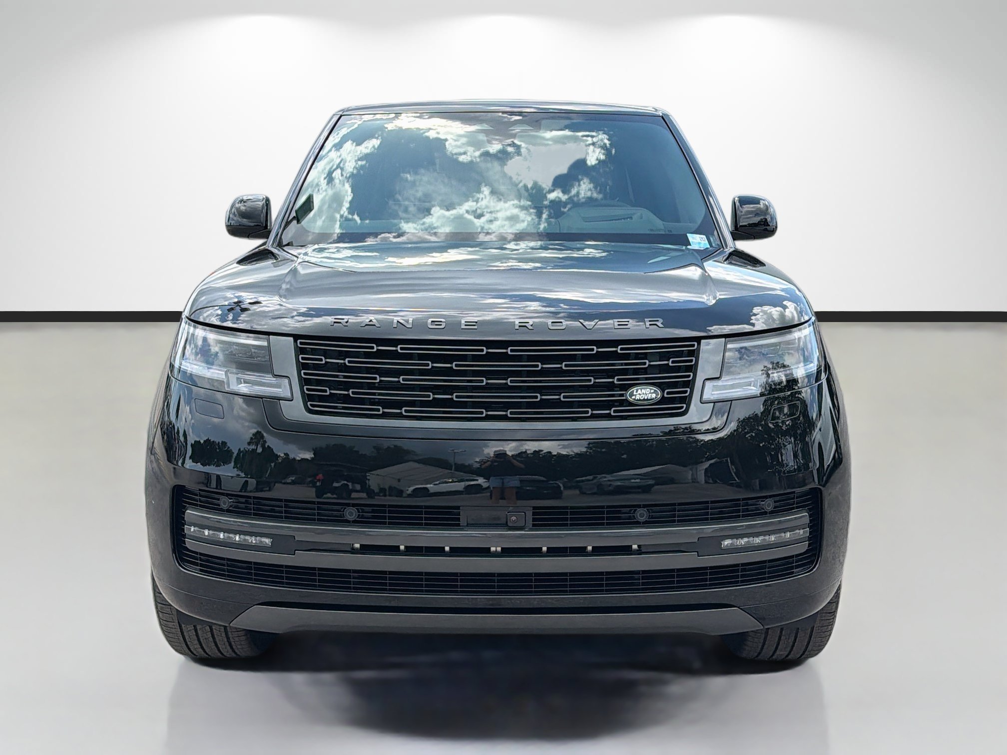 New 2026 Santorini Black Land Rover SE image 8