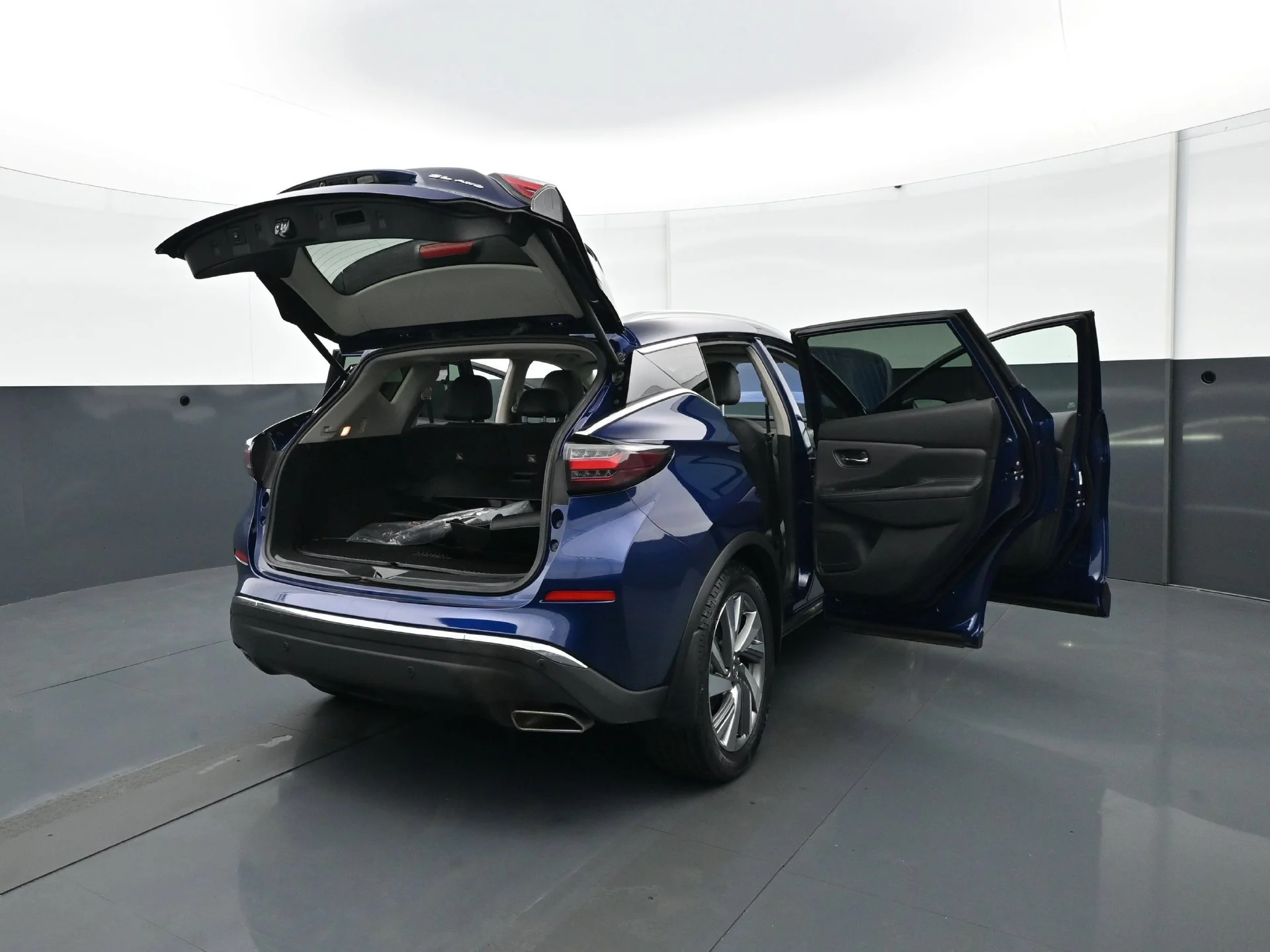 Used 2020 Deep Blue Pearl Nissan SL image 34