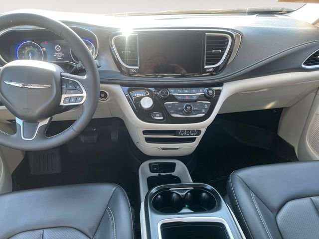 Used 2023 White Chrysler Touring L image 10