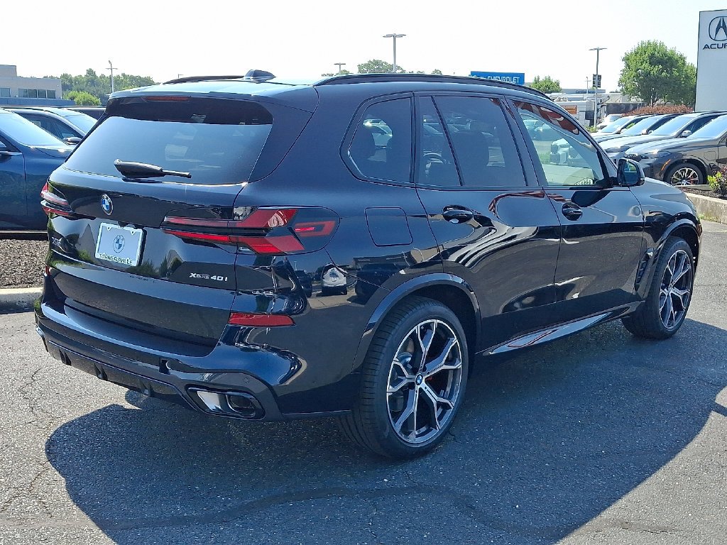 New 2026 Carbon Black Metallic BMW xDrive40i image 4