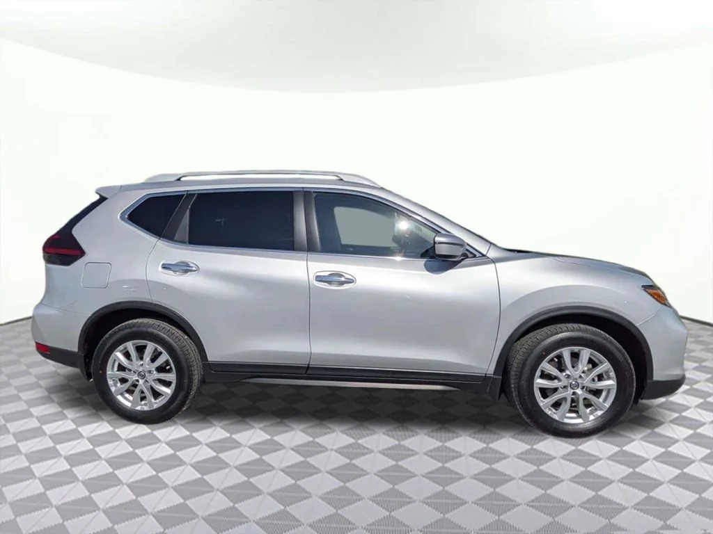 Used 2019 Nissan Rogue S with VIN 5N1AT2MT4KC770467 for sale in Lake City, FL