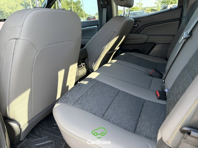 2024 Chevrolet Colorado ZR2 - Photo 12