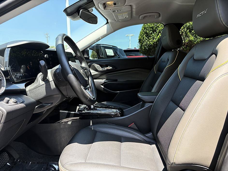 Used 2025 Mosaic Black Metallic Chevrolet ACTIV image 9