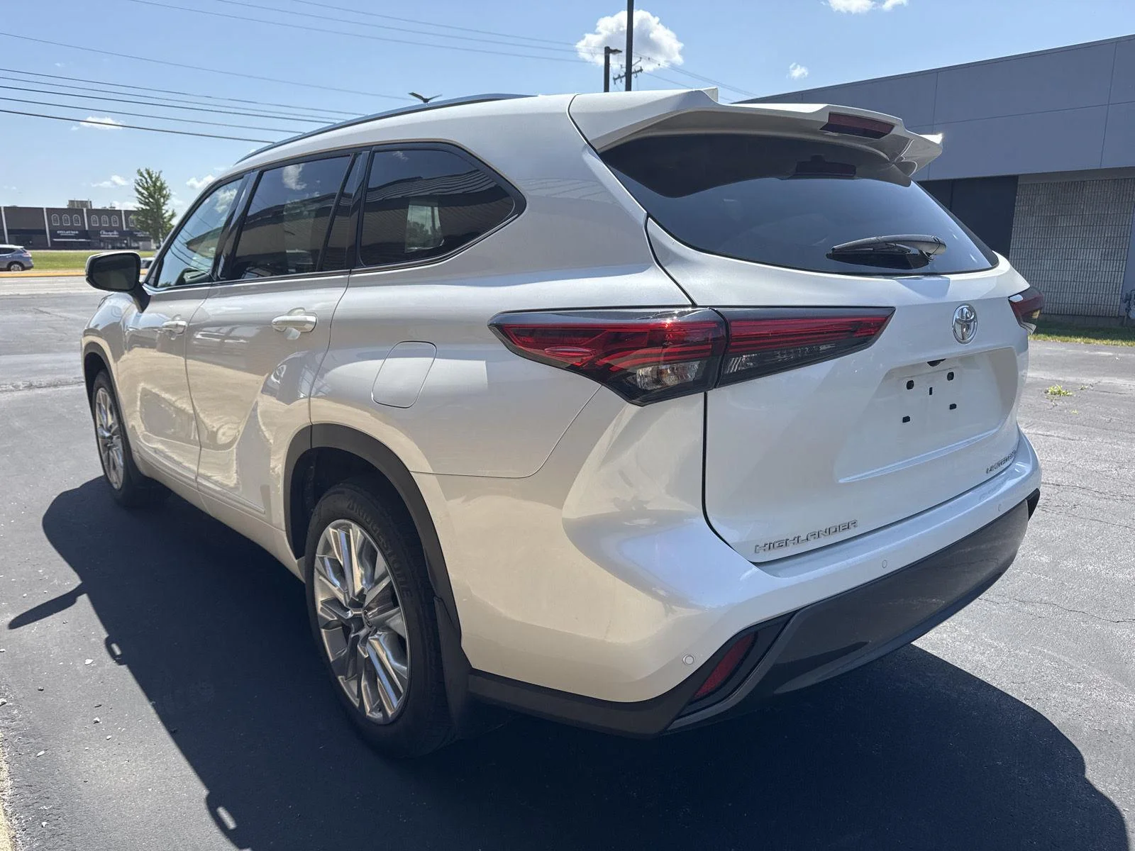 Used 2021 Blizzard Pearl Toyota Limited image 4