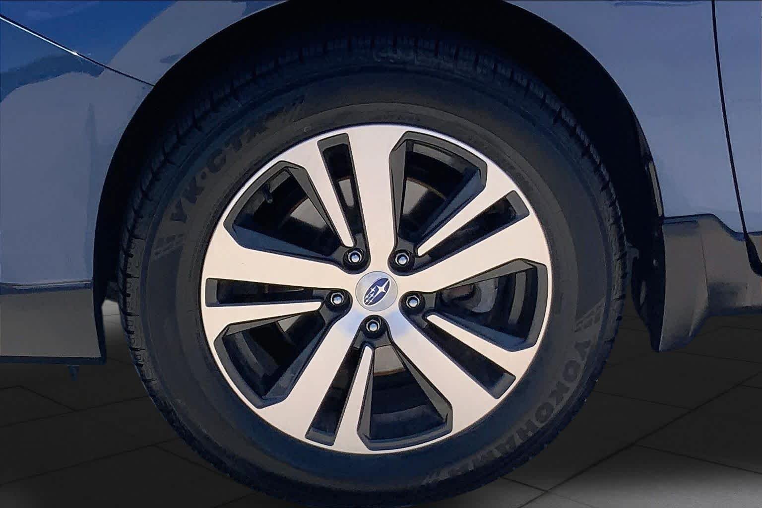 Used 2019 Abyss Blue Pearl Subaru Limited image 10