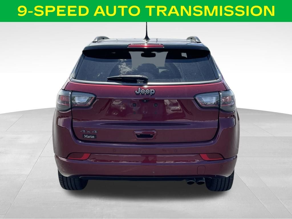 Used 2022 Velvet Red Pearlcoat Jeep Limited image 10