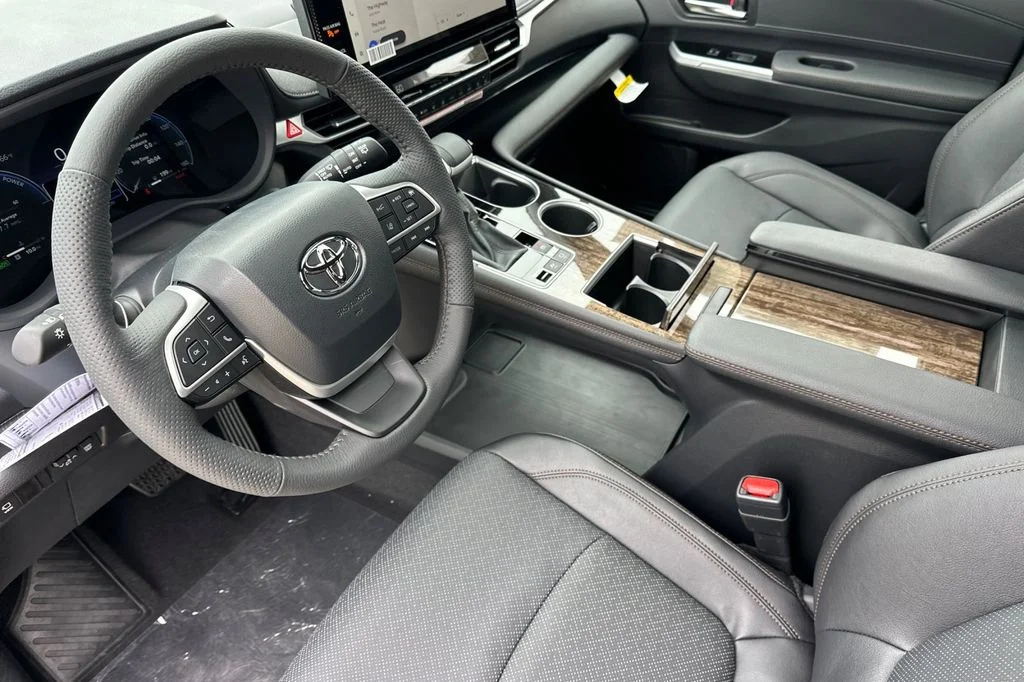 New 2026 Heavy Metal <sup>1</sup> Toyota  Platinum image 10