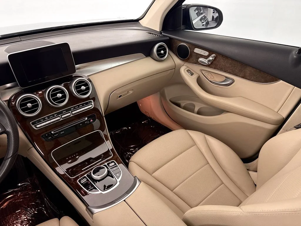 Used 2018 Black Mercedes-Benz GLC 300 image 21