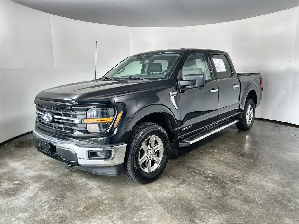 Used 2024 Black Ford XLT image 4