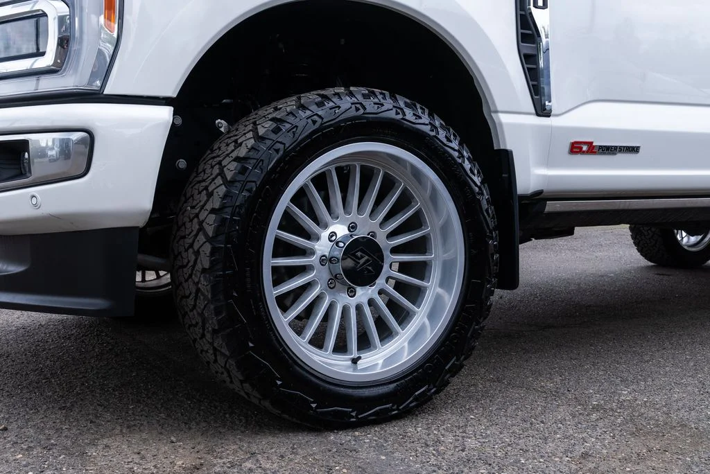 Used 2023 White Ford Limited image 4