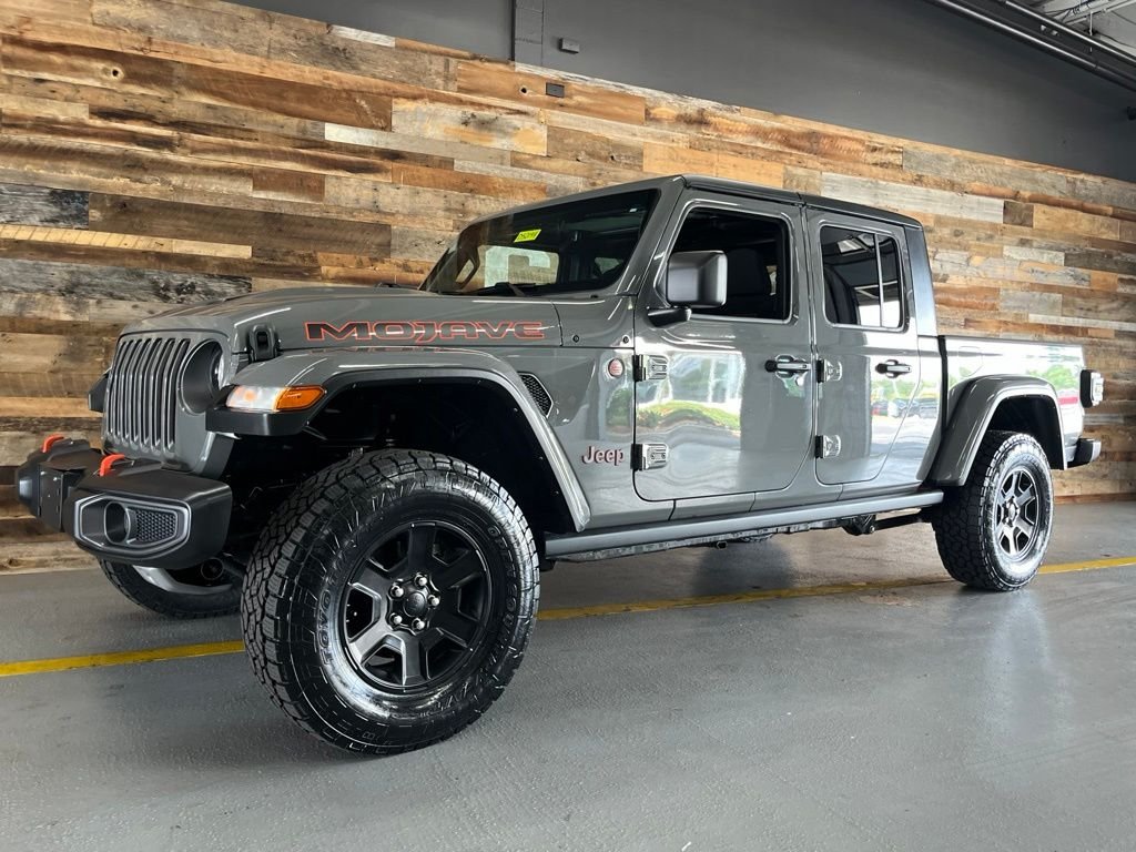 Used 2022 Gray Clearcoat Jeep Mojave image 18