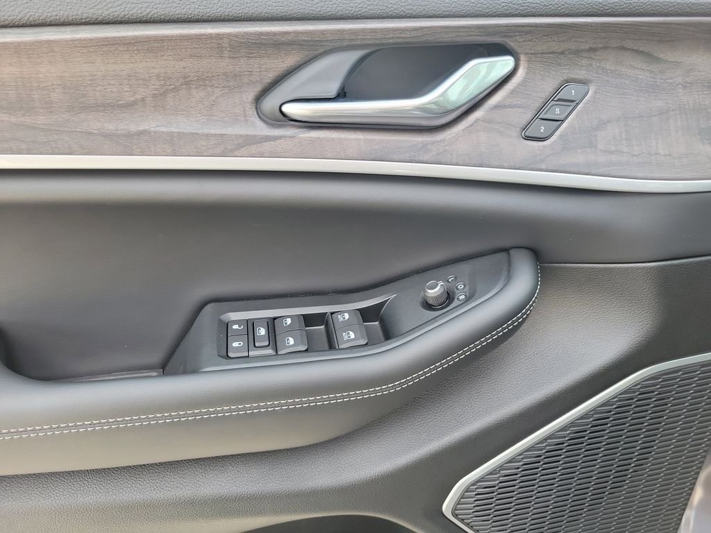 New 2026 Baltic Gray Metallic Clear-Coat Exterior Paint Jeep Limited image 20