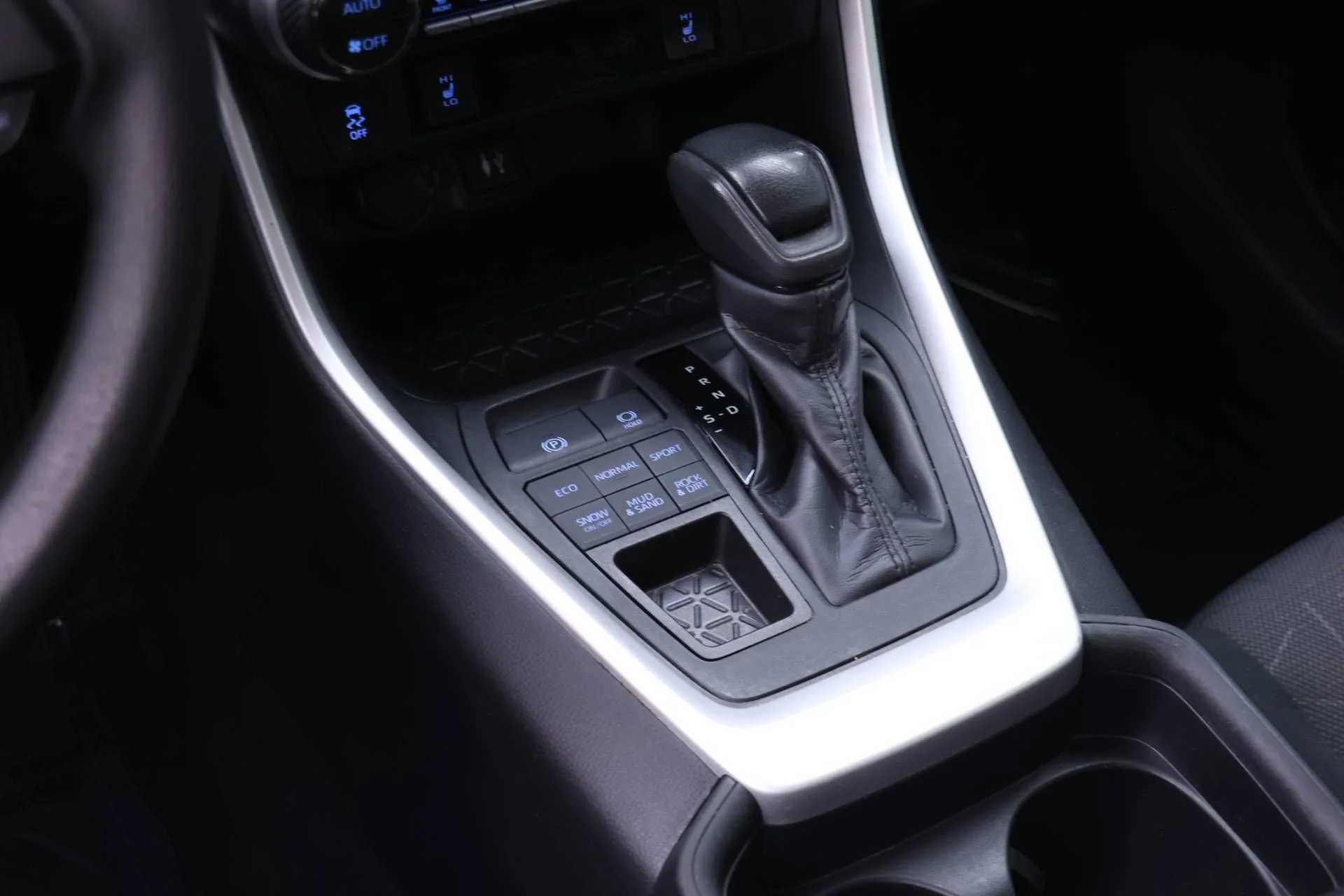 Used 2019 Ruby Flare Pearl Toyota XLE image 12