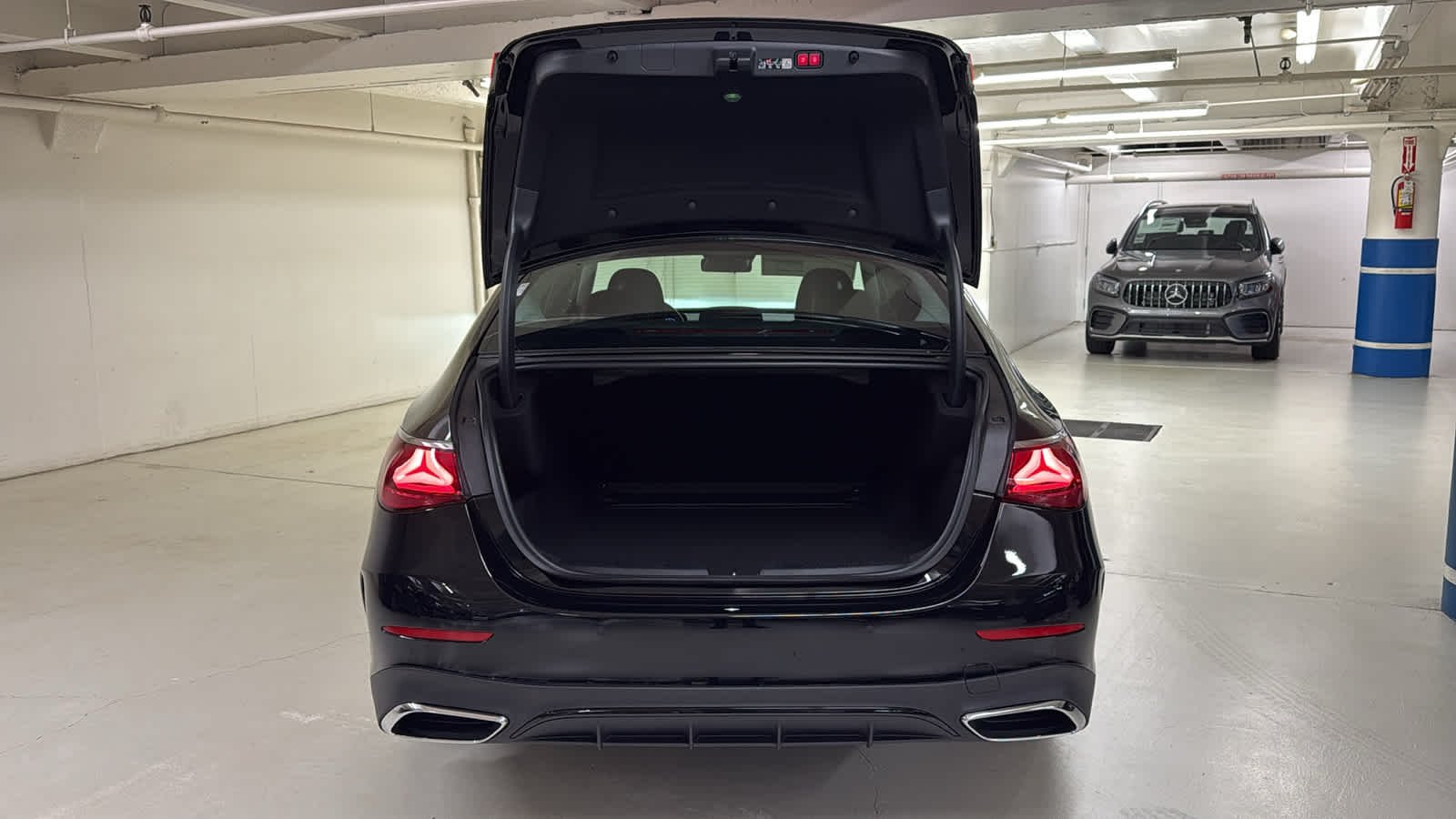 New 2026 Black Mercedes-Benz E 450 image 8