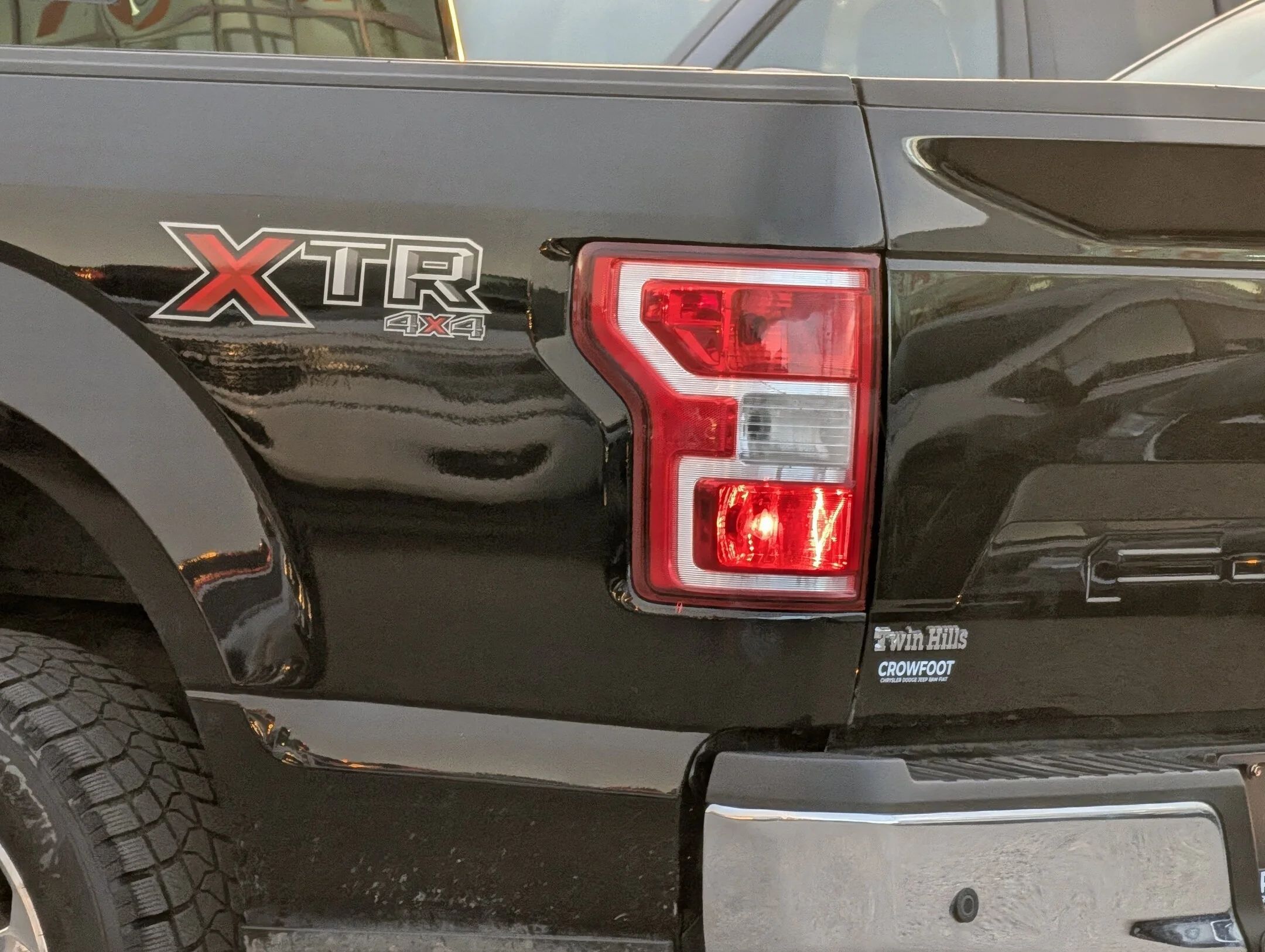 Used 2020 Black Ford XLT - 302A Pkg - 5.0L V-8 - Rear View Camera - XL 4WD SuperCrew 5.5 Box image 11