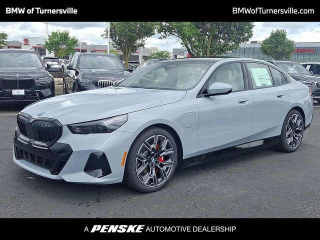 2027|BMW|5 Series|550e xDrive|4D Sedan