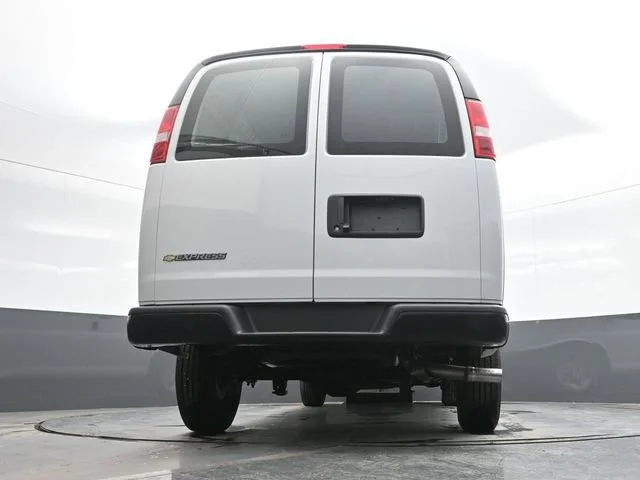 2026 Chevrolet Express Cargo Work Van - Photo 18
