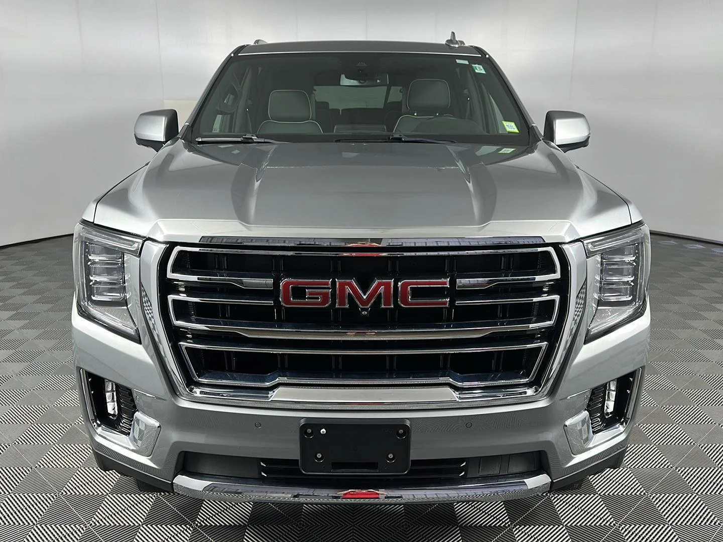 Used 2024 Sterling Metallic GMC SLT image 2