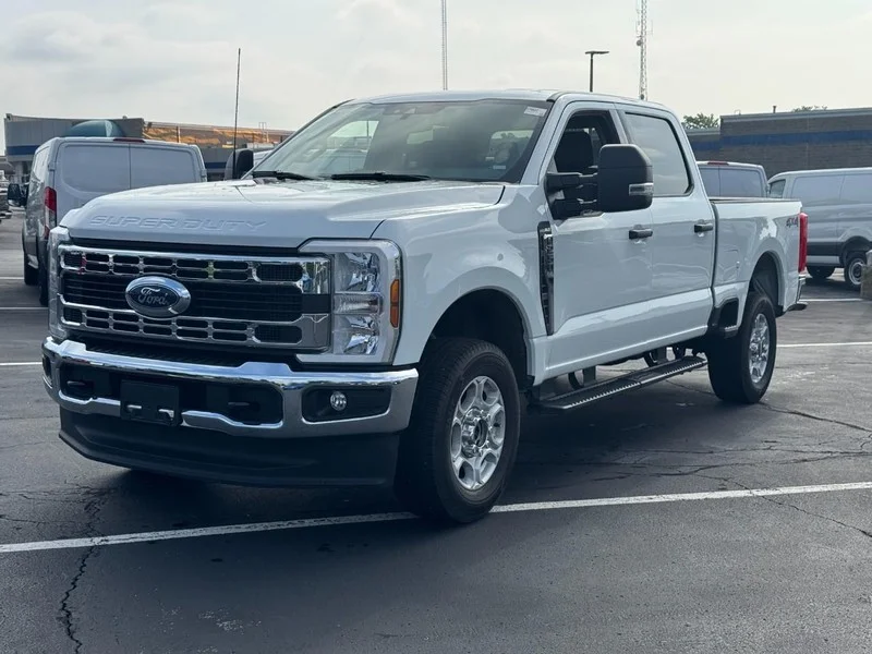 Used 2025 White Ford XL 4WD Crew Cab 6.75' Box image 9