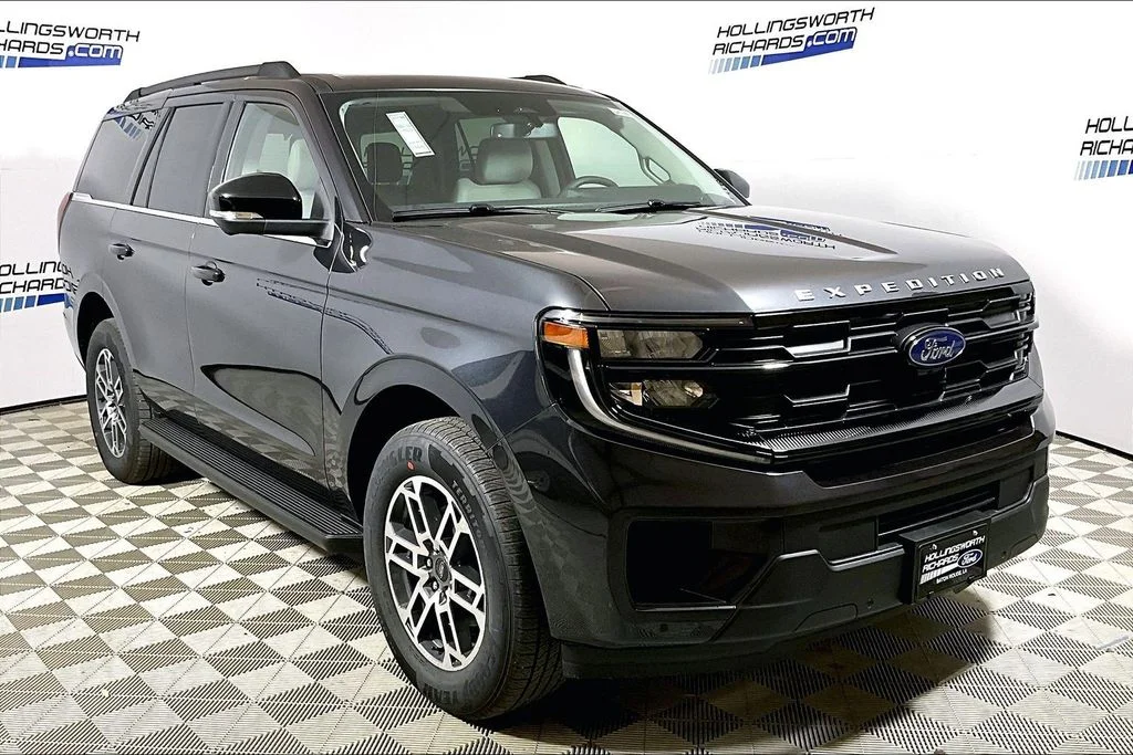 New 2026 Dark Matter Gray Metallic Ford Active image 2