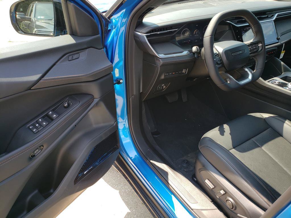 New 2026 Hydro Blue Pearl-Coat Exterior Paint Jeep Overland image 12