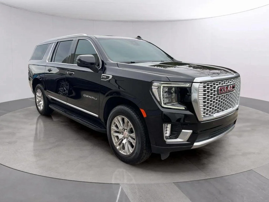 Used 2024 Onyx Black GMC Denali image 7