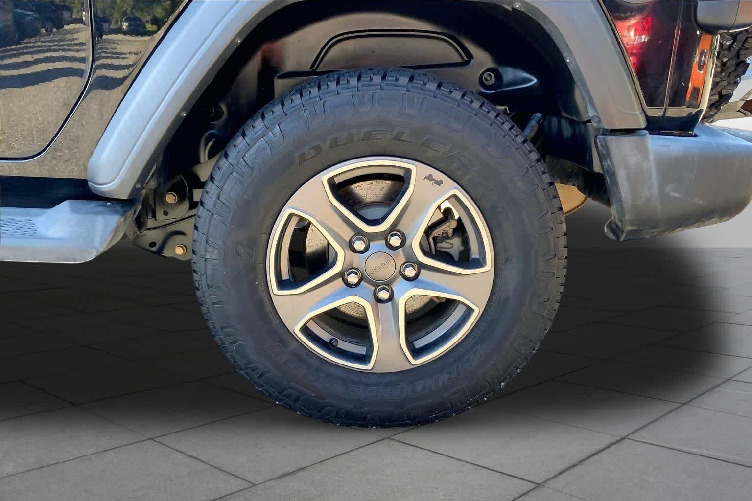 Used 2019 Black Clearcoat Jeep Sport S image 8