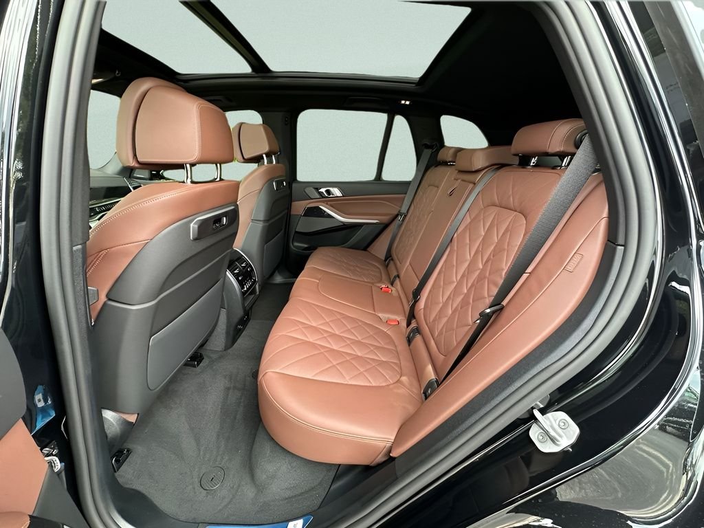 New 2026 Black Sapphire Metallic BMW xDrive40i image 23