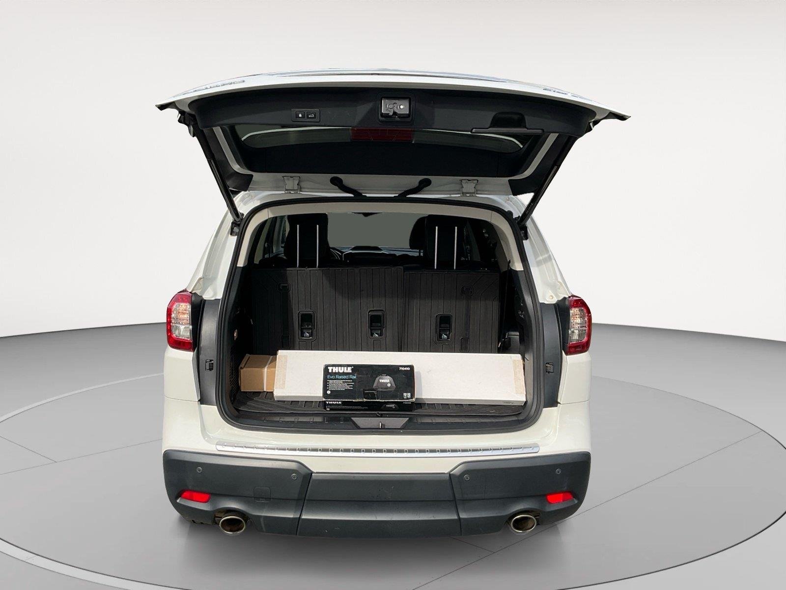 Used 2023 Crystal White Pearl Subaru Limited image 11